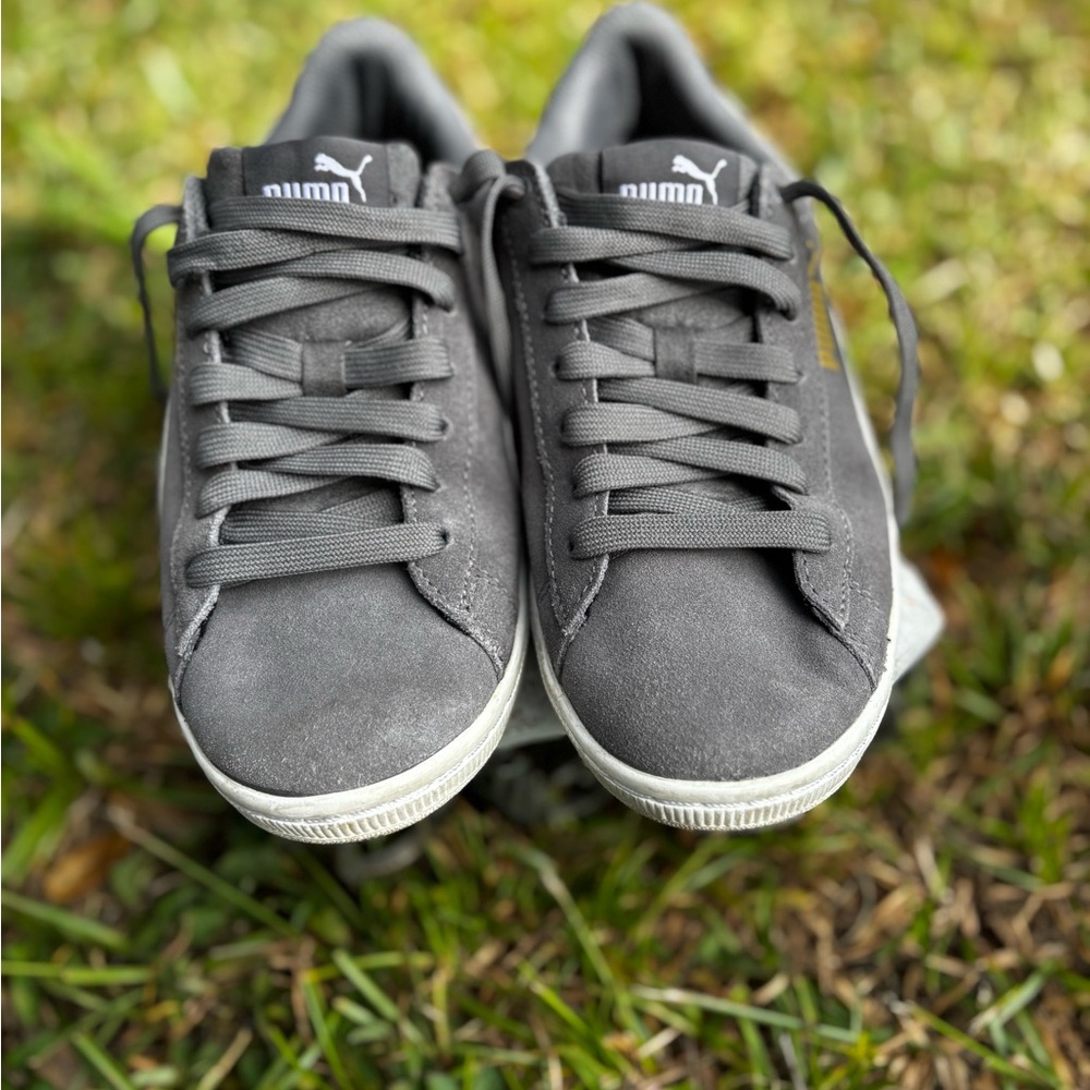 Puma Women's Gray and White Sneakers with Gold Accents 6.5